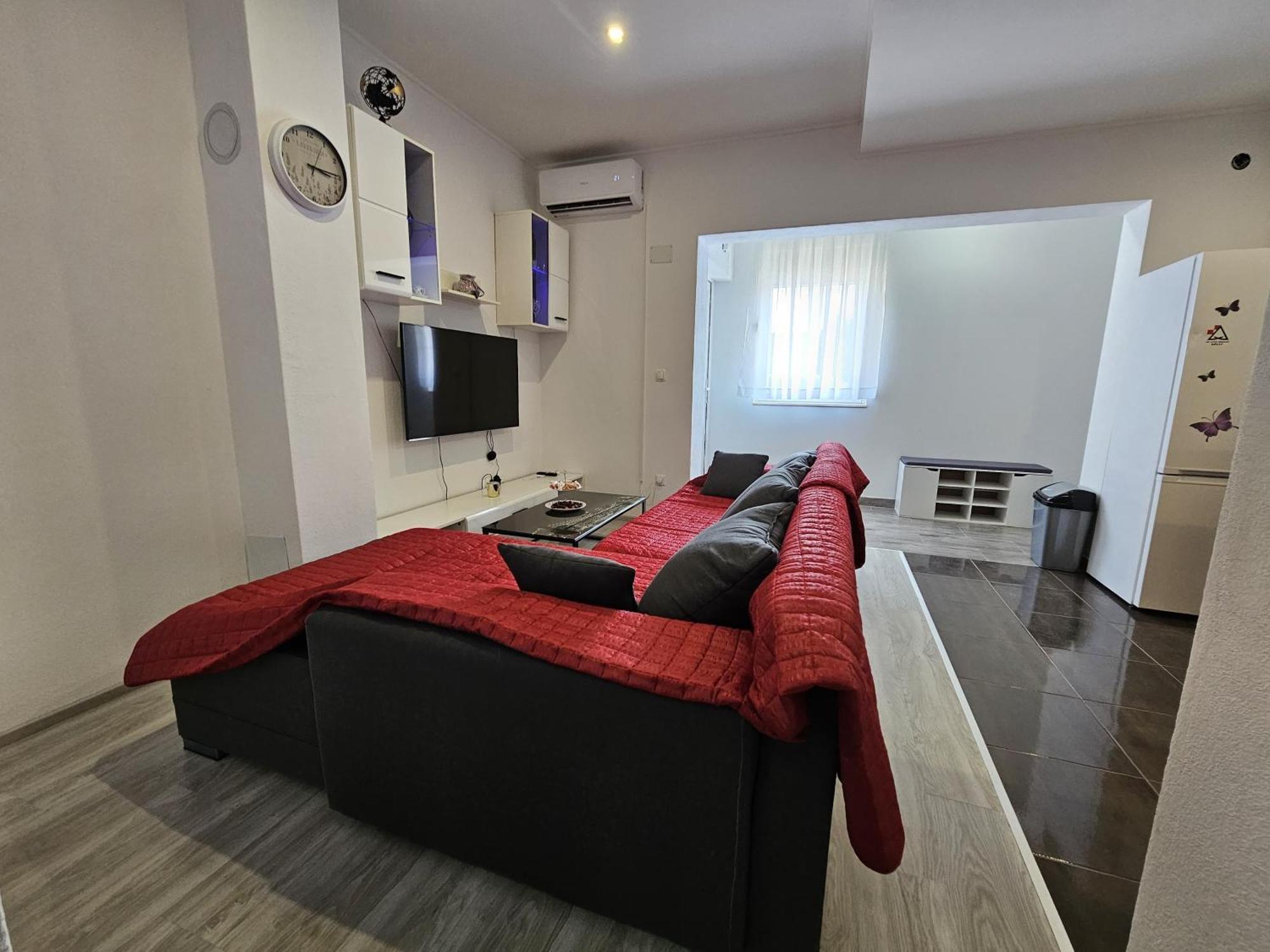 Modern Apartment Nikola In A Quiet Area Kaštel Stari Buitenkant foto