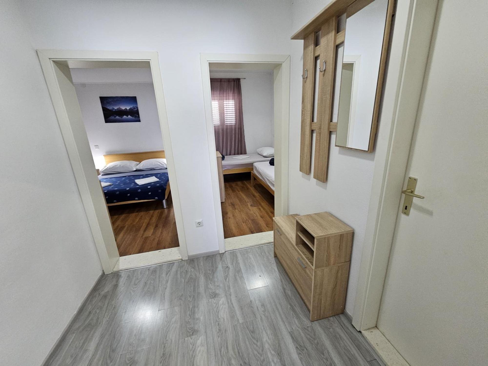 Modern Apartment Nikola In A Quiet Area Kaštel Stari Buitenkant foto