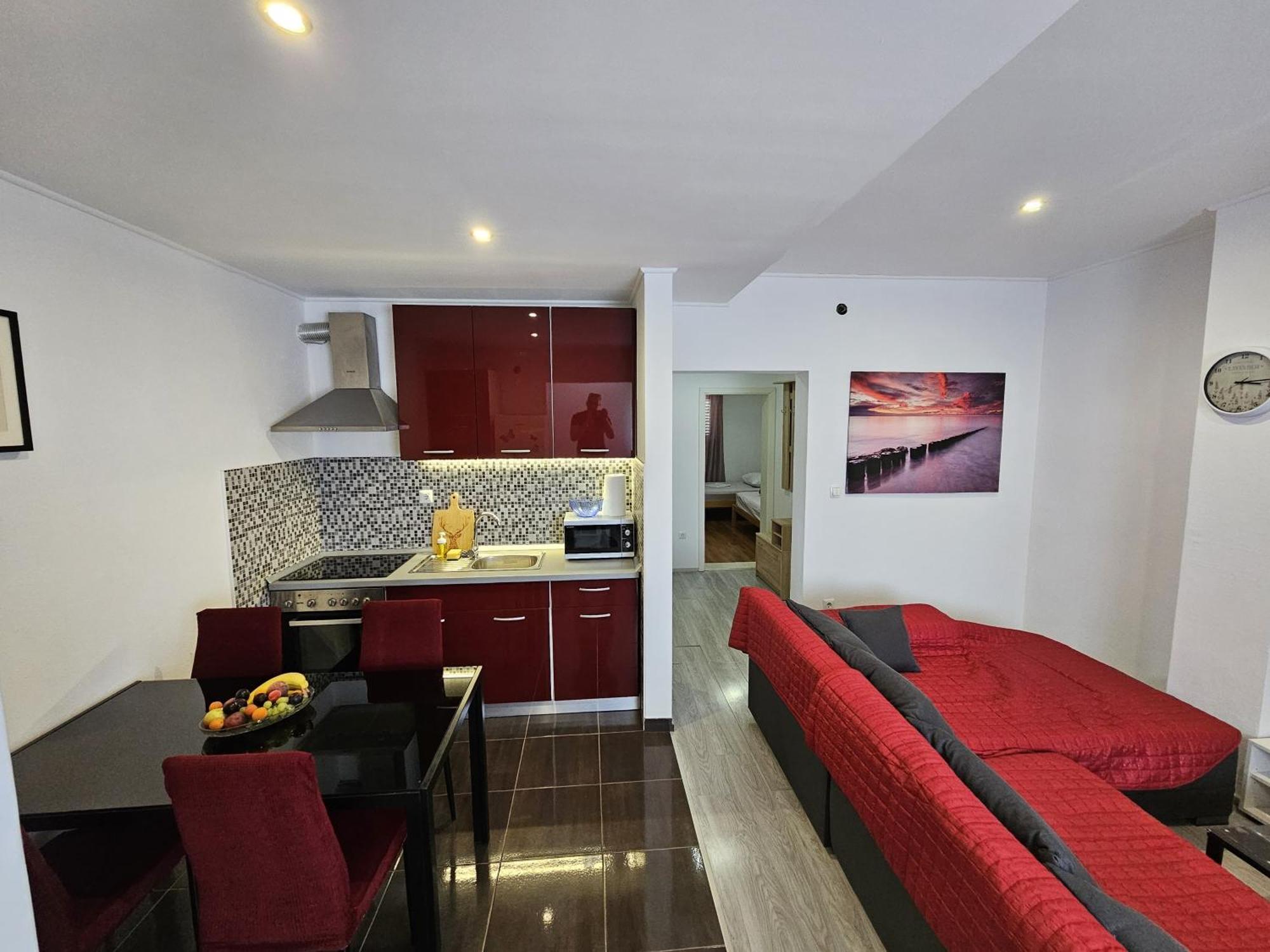 Modern Apartment Nikola In A Quiet Area Kaštel Stari Buitenkant foto