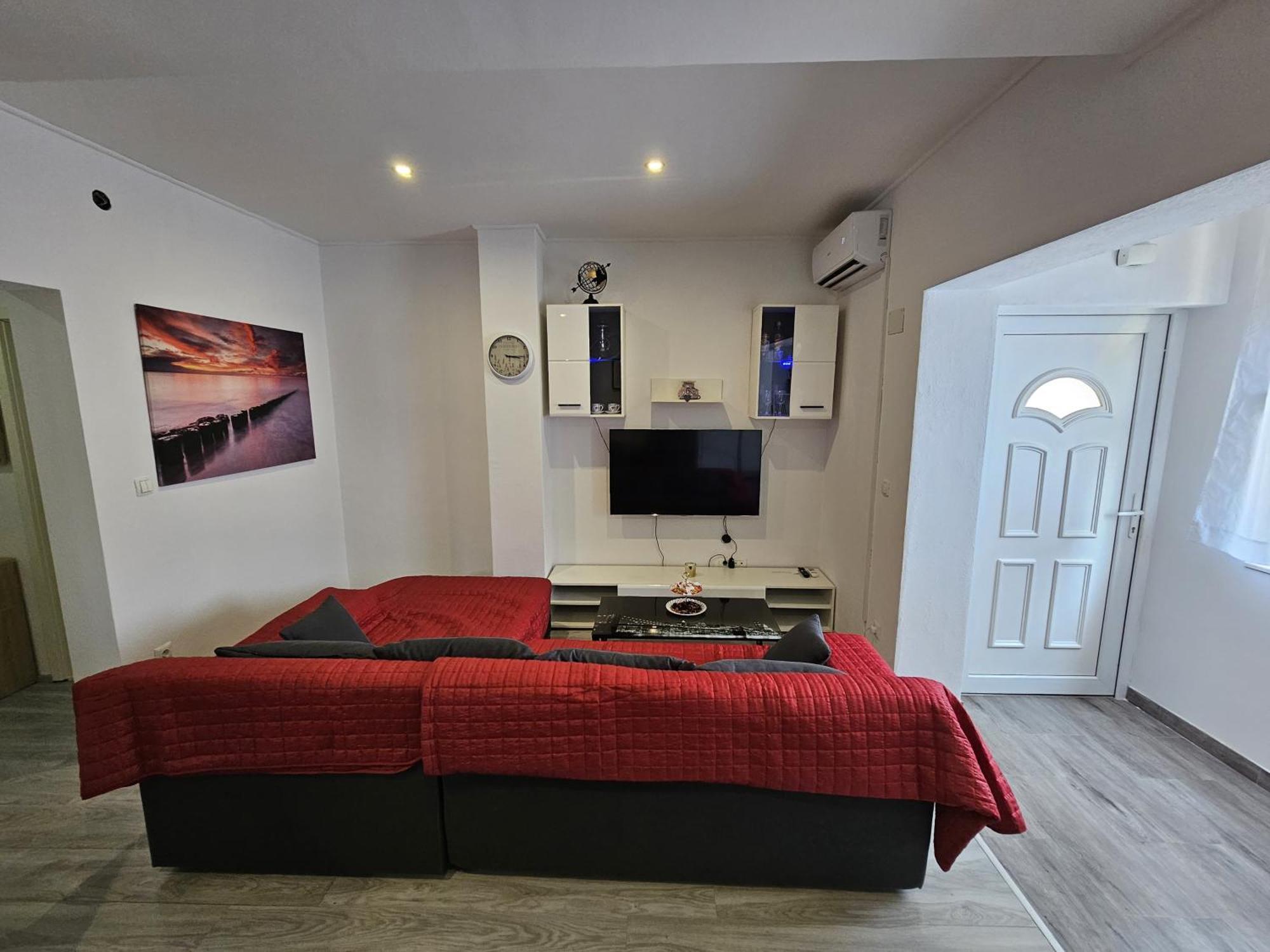 Modern Apartment Nikola In A Quiet Area Kaštel Stari Buitenkant foto